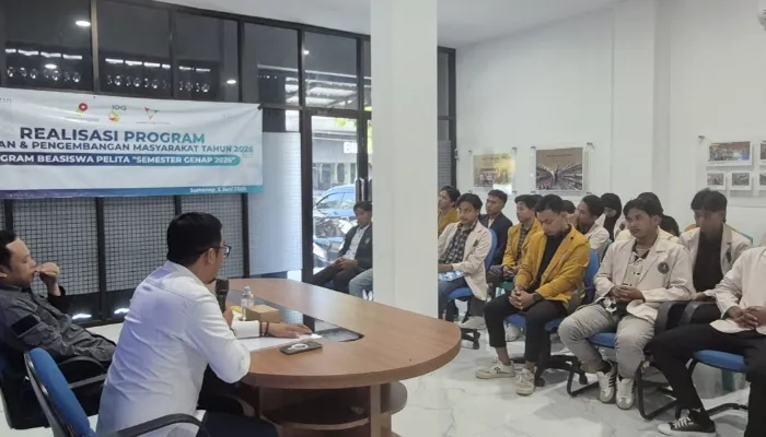 Beasiswa Pelita Antar Anak Nelayan Saredeng Wujudkan Mimpi Kuliah