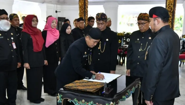 Bupati Sumenep Lantik 31 Pejabat, Tekankan Integritas dan Budaya Kerja Produktif